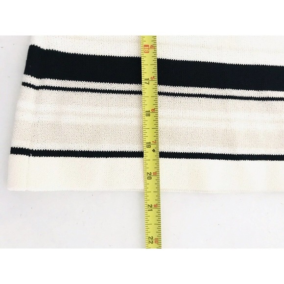 St. John | Women's Sleeveless Scoop Neck Santana Knit Striped Pullover Tank Sz S - Picture 8 of 9